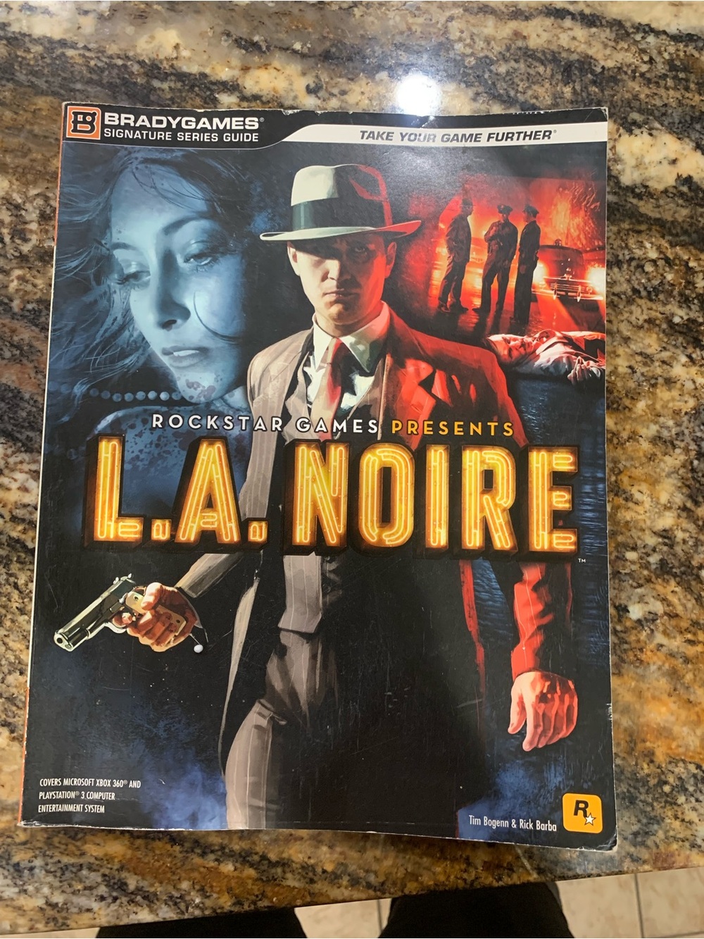 L.A. Noire BradyGames Signature Series Strategy Guide (Xbox 360/PS3, 2011) Paper
